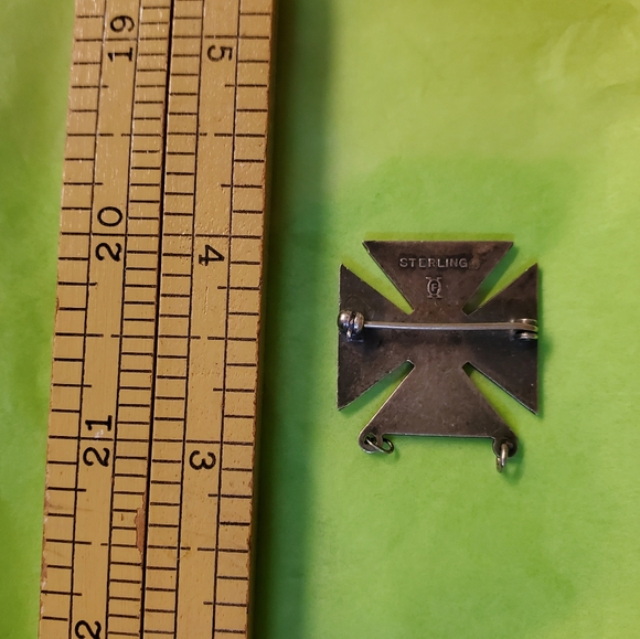 Vintage WWII US Army sterling silver iron cross badge - Picture 5 of 5